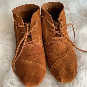 Toms Camel Suede moccasin booties
